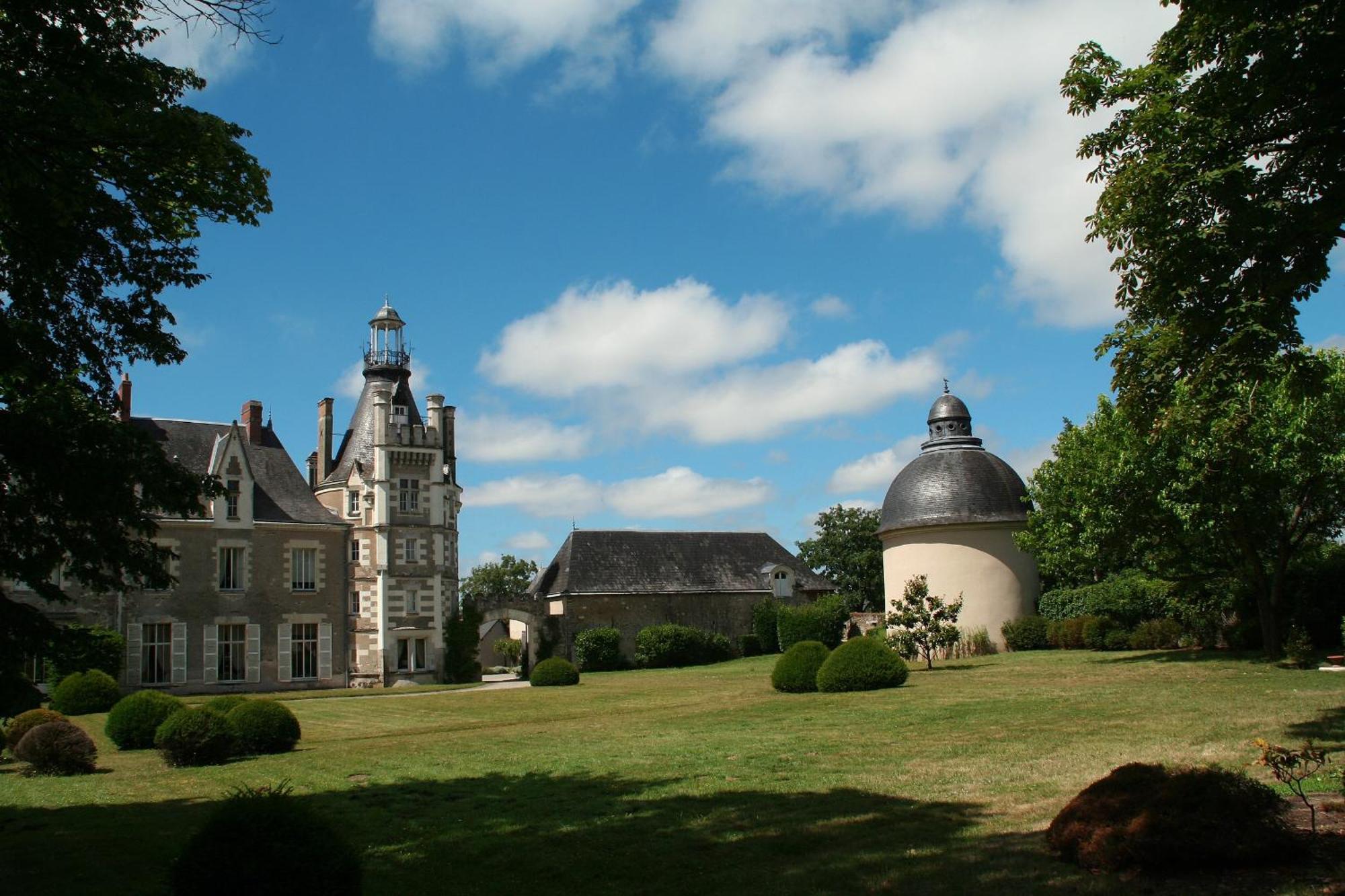 Chateau De Thouare ภายนอก รูปภาพ